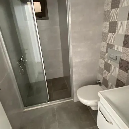 3br Comfortable House With Garden In شقة *